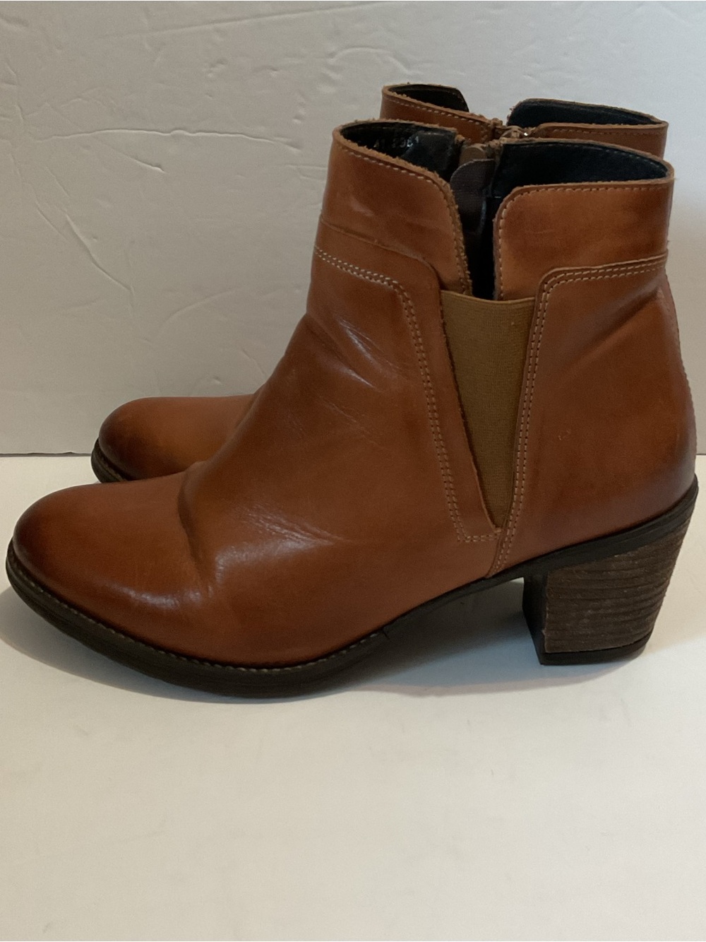 Umberto Raffini Leather Ankle Cognac Round Toe Block Heel 3” Boots Chelsea Sz 10